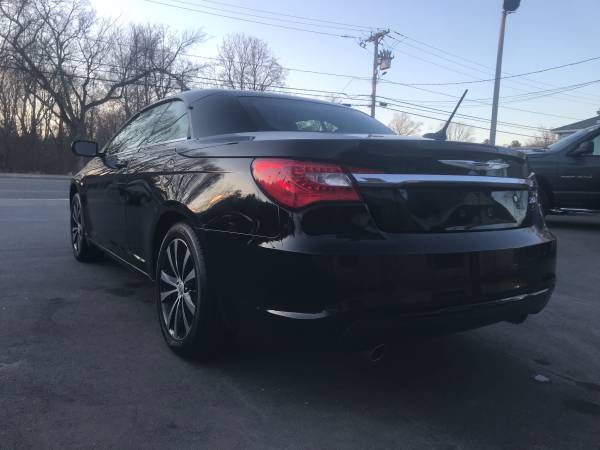 11 Chrysler 200 S V6 Hard Top Convertible! 5YR/100K WARRANTY INCLUDED! for sale in METHUEN, RI – photo 8