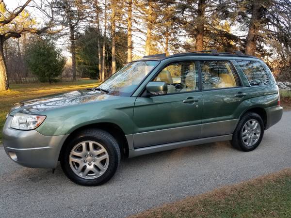 Subaru Forester awd LOW MILES 1 Owner no rust no dents LL Bean Edion... for sale in Kenosha, WI – photo 5