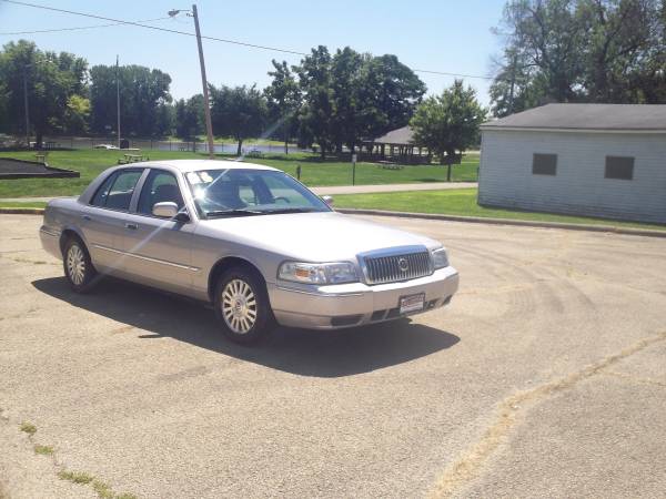 2006 Mercury Grand Marquis - cars & trucks - by dealer - vehicle... for sale in Chillicothe, IL – photo 3