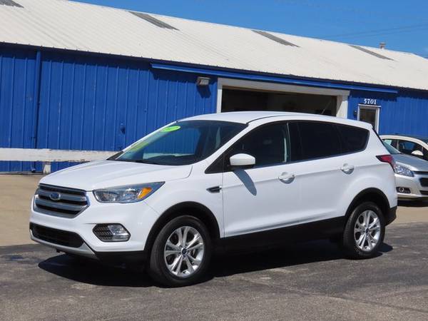 2017 Ford Escape SE suv White - - by dealer - vehicle for sale in Pleasant Hill, IA – photo 2