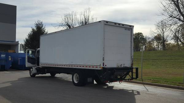 2008 Hino CDL Truck 28' Plus 28' Van Body 4,000# Liftgate for sale in Earth City, MO – photo 6