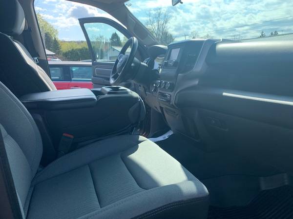 2019 Ram 1500 Crew Cab Big Horn with 5 7 Hemi and only 16, 000 miles! for sale in Syracuse, NY – photo 19