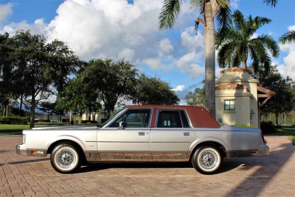 1988 Lincoln Town Car Signature Special Edition - cars & trucks - by... for sale in Royal Palm Beach, FL – photo 6