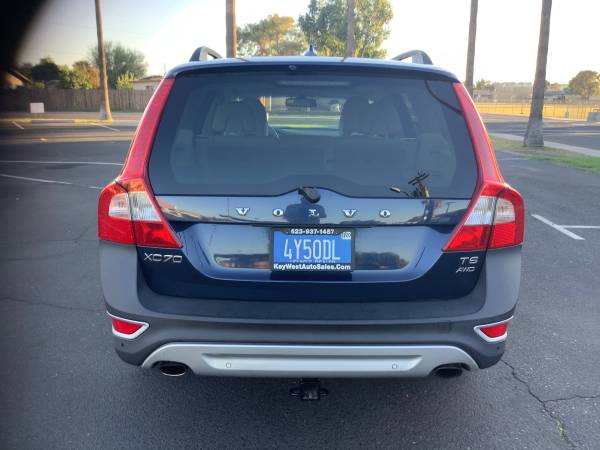 2011 VOLVO V70 AWD T6 WAGON - MINT - RUNS GREAT - COLD AIR -... for sale in Glendale, AZ – photo 5