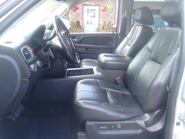 Very Clean 2010 Chevy Suburban 1500 LT 3rd Row Leather Z71 4X4 155K for sale in South Haven, MI – photo 6
