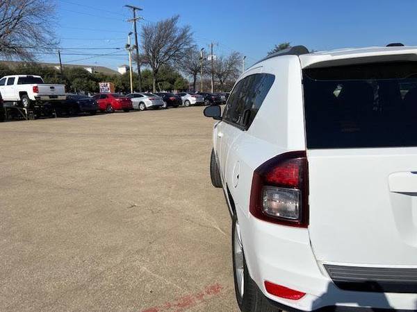 2017 Jeep Compass Sport SUV 4D ESPANOL ACCEPTAMOS PASAPORTE ITIN for sale in Arlington, TX – photo 5