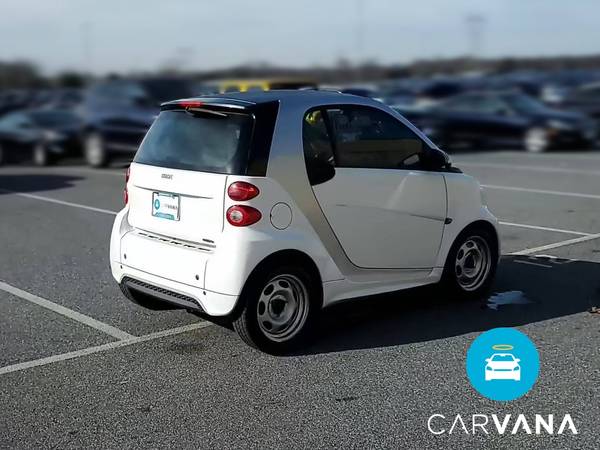 2015 smart fortwo Pure Hatchback Coupe 2D coupe White - FINANCE... for sale in Grand Rapids, MI – photo 11