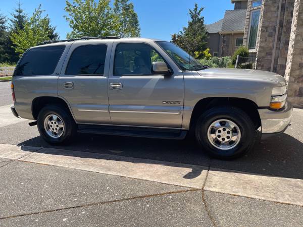 2001 Chevrolet Tahoe LT 2nd Owner 3rd Row Seating 4WD - cars & for sale in Portland, OR – photo 3