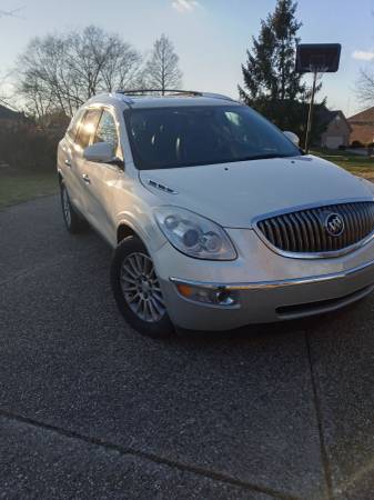 Buick Enclave - cars & trucks - by owner - vehicle automotive sale for sale in Jeffersonville, KY – photo 2