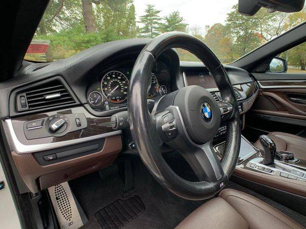 2015 BMW 5 Series 4dr Sdn 550i xDrive AWD 309 / MO for sale in Franklin Square, NY – photo 11