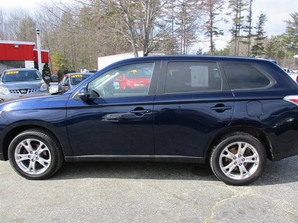 2014 Mitsubishi Outlander SE S-AWC - - by dealer for sale in Somersworth , NH – photo 8