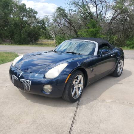 2008 Pontiac Solstice convertible automatic cold ac chrome wheels CD for sale in Austin, TX – photo 2