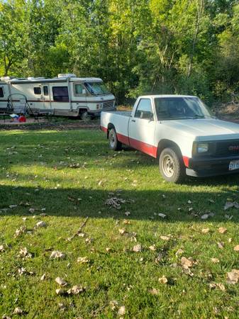 93 GMC Sonoma (s-10) - cars & trucks - by owner - vehicle automotive... for sale in Elyria, OH – photo 4
