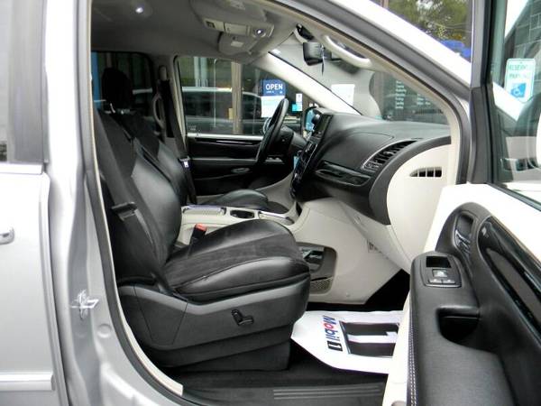 2014 Chrysler Town & Country TOURING-L 30TH ANNIVERSARY 7-PASSENGER... for sale in Plaistow, MA – photo 16
