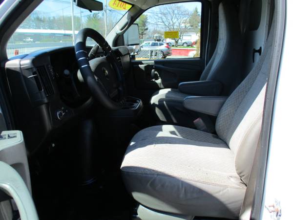 2014 Chevrolet Express Commercial Cutaway 3500 ENCLOSED UTILITY for sale in South Amboy, NY – photo 12