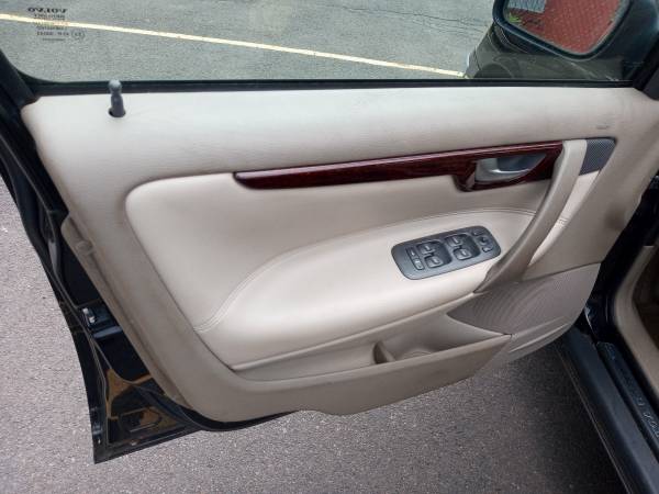 2002 Volvo S60 Turbo Auto 4drs Sunroof-Leather-Cold AC-CD player for sale in Philadelphia, PA – photo 11
