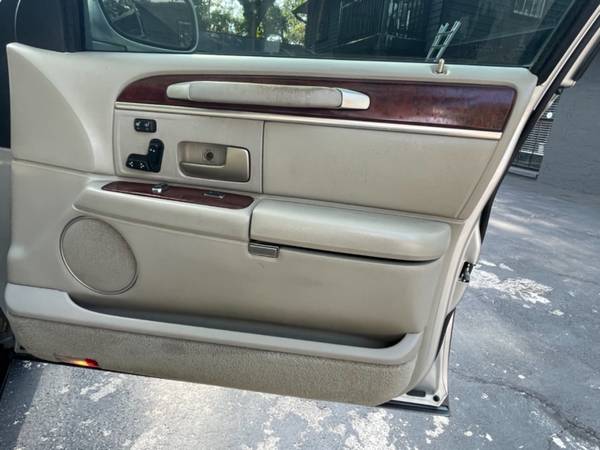 2003 Lincoln Town Car 4dr Sdn Signature - - by dealer for sale in TAMPA, FL – photo 17