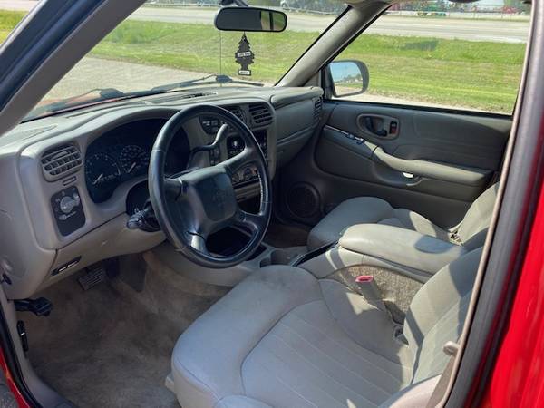 2004 Chevy Blazer LS/4 Door/4X4/Auto for sale in Augusta, KS – photo 2