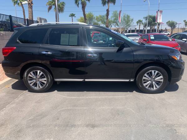 2020 Nissan Pathfinder! LET ME HELP YOU GET THE BEST DEAL AND for sale in Las Vegas, NV – photo 12