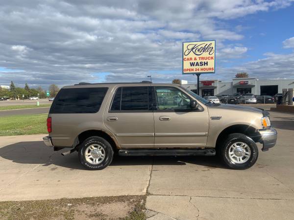 2002 Ford Excursion 3rd row seats 4X4 One Family Owned - cars & for sale in Osseo, MN – photo 4