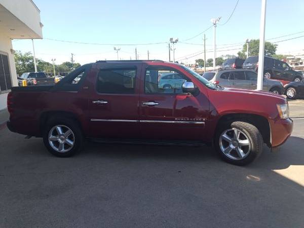 2009 Chevrolet Avalanche - - by dealer - vehicle for sale in Arlington, TX – photo 2