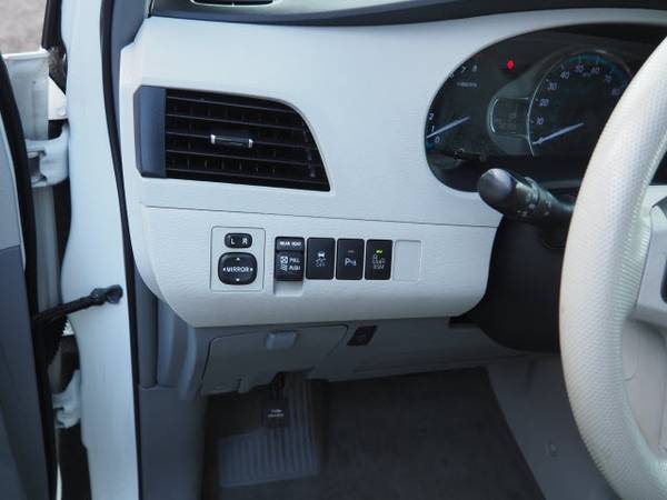 2013 Toyota Sienna XLE 7 Passenger - cars & trucks - by dealer -... for sale in Beaverton, OR – photo 22