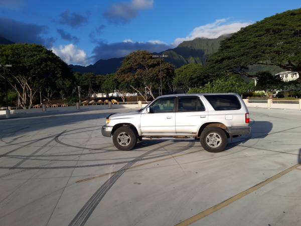 Toyota 4runner SR5 - cars & trucks - by owner - vehicle automotive... for sale in Kaneohe, HI – photo 2