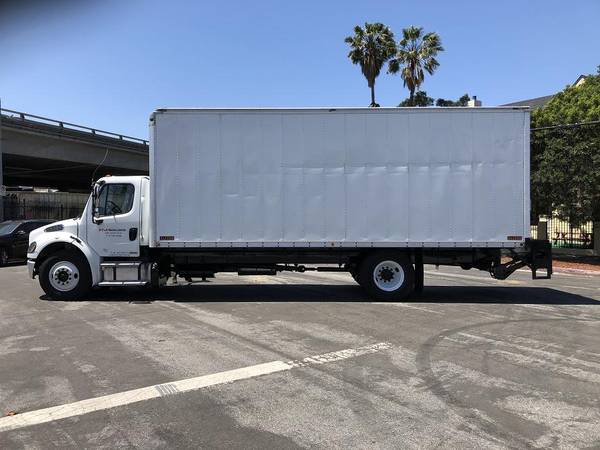 2011 Freightliner M2 106 - 24ft Box Truck w/Lift Gate for 31,500 -... for sale in Los Angeles, CA – photo 2