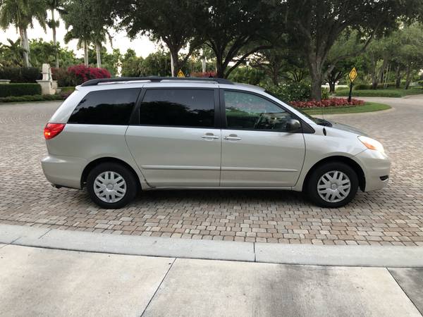2007 Toyota Sienna Great Mini Van Excellent Condition - cars &... for sale in Naples, FL – photo 5