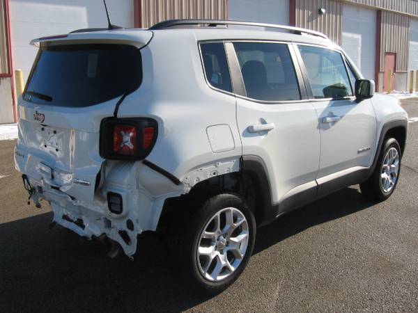 2018 Jeep Renegade Latitude AWD Repairable Loaded for sale in Holmen, WI – photo 6