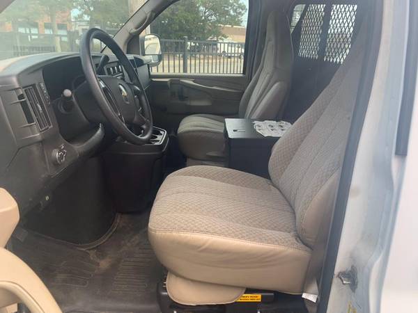 *************2009 CHEVROLET EXPRESS 1500 CARGO VAN! ONLY 18,000 MILES! for sale in Bohemia, NY – photo 6