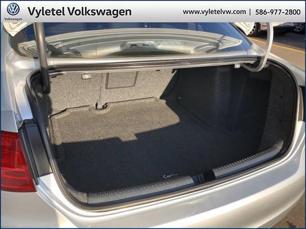 2011 Volkswagen Jetta Sedan sedan 4dr Manual TDI w/Nav - Volkswagen... for sale in Sterling Heights, MI – photo 9