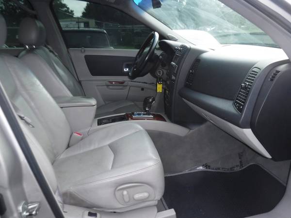 2004 Cadillac SRX - cars & trucks - by dealer - vehicle automotive... for sale in New Port Richey , FL – photo 8