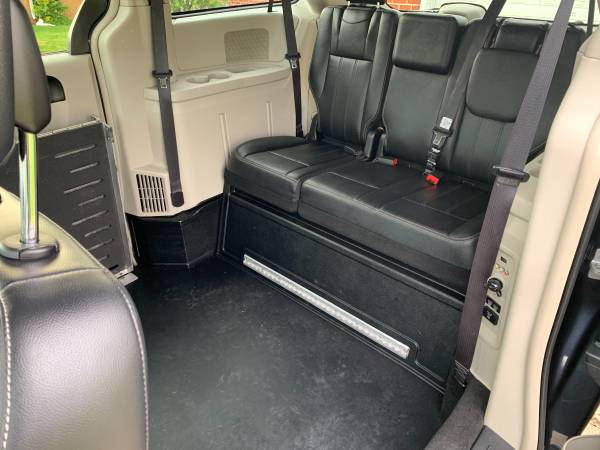 2014 Chrysler Town and Country Touring Handicap Wheelchair Side for sale in Sterling Heights, MI – photo 9