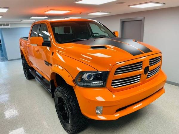 2017 Ram 1500 Night 4x4 Crew Cab 5'7" Box - cars & trucks - by... for sale in Streamwood, WI – photo 8