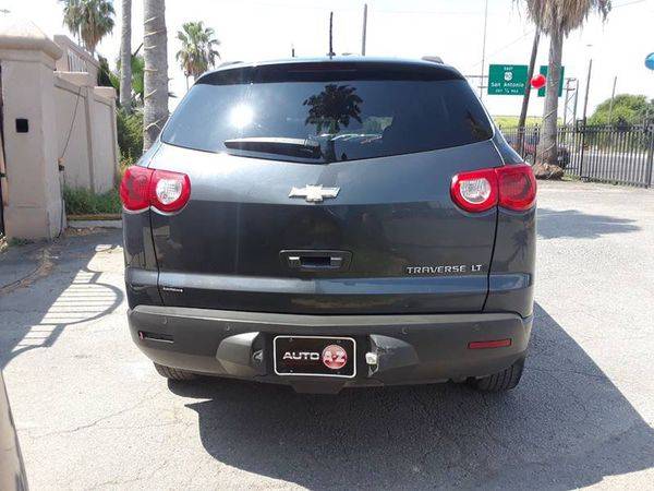 2011 Chevrolet Chevy Traverse LT 4dr SUV w/1LT EVERYONE IS APPROVED! for sale in San Antonio, TX – photo 4
