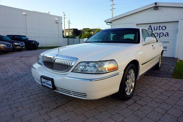 2006 Lincoln Town Car Signature Limited - Very Clean, Well Maintained, for sale in Naples, FL – photo 7