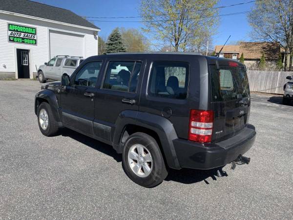 2011 Jeep Liberty Sport 4WD - - by dealer - vehicle for sale in Gorham, ME – photo 2