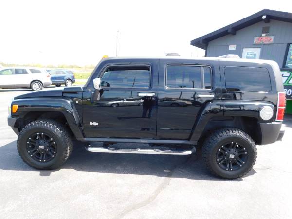 2008 HUMMER H3 w/Luxury Pkg 4x4 ( Free 6 Month Warranty ) - cars & for sale in Fort Wayne, IN – photo 2
