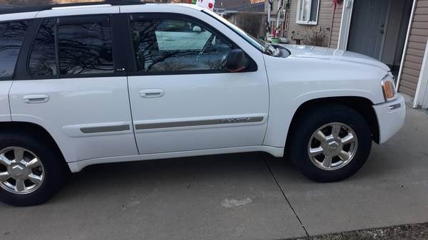 2002 GMC Envoy SLT 4x4 - cars & trucks - by owner - vehicle... for sale in Council Bluffs, NE – photo 3