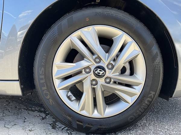 2019 Hyundai Elantra 4d Sedan Limited - - by dealer for sale in Cincinnati, OH – photo 8