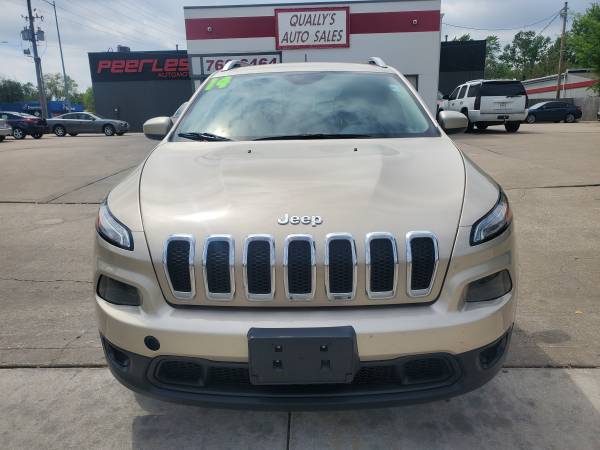2014 Jeep Cherokee Lattitude - - by dealer - vehicle for sale in Olathe, MO – photo 2