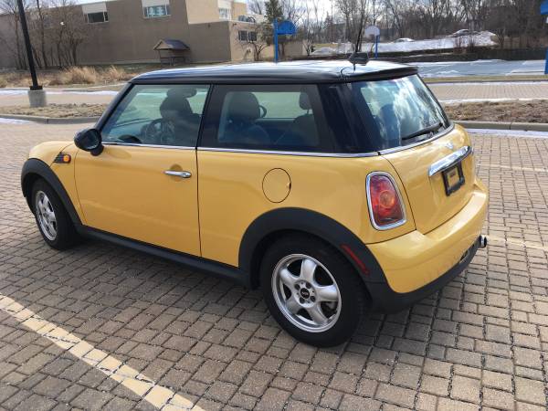 2007 Mini Cooper manual - cars & trucks - by owner - vehicle... for sale in Wheaton, IL – photo 3