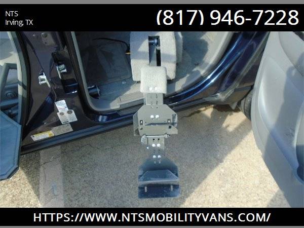 GMC ACADIA MOBILITY HANDICAPPED WHEELCHAIR LIFT SUV VAN HANDICAP for sale in Irving, OK – photo 2