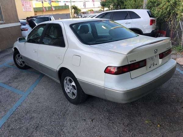 1999 Toyota Camry LE 4dr Sedan for sale in Miami, FL – photo 4