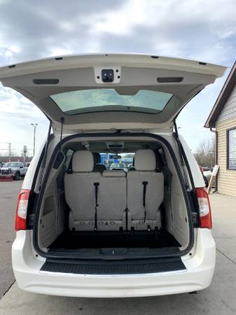 2013 Chrysler Town & Country 4dr Wgn Touring - - by for sale in Chesaning, MI – photo 7