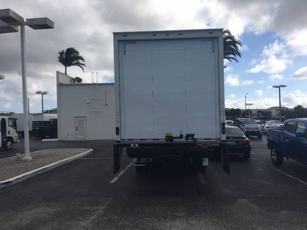 2018 Isuzu FTR, 26ft box truck. Lgate. Mike for sale in Pompano Beach, FL – photo 3