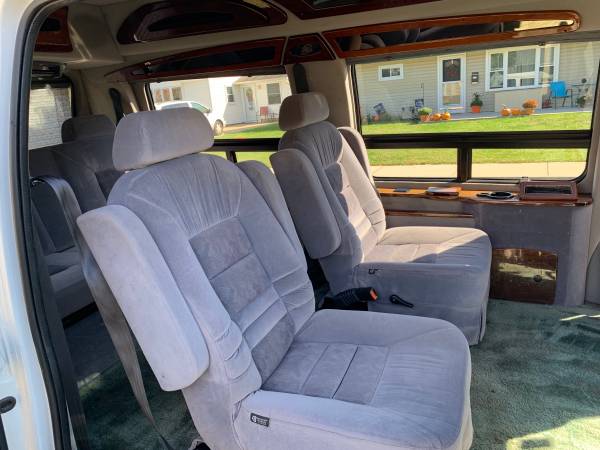 2001 CUSTOM FORD E-150 VAN ONLY 170K!!!! HIGHWAY MILEAGE!! CLEAN TITLE for sale in Fairless Hills, PA – photo 6