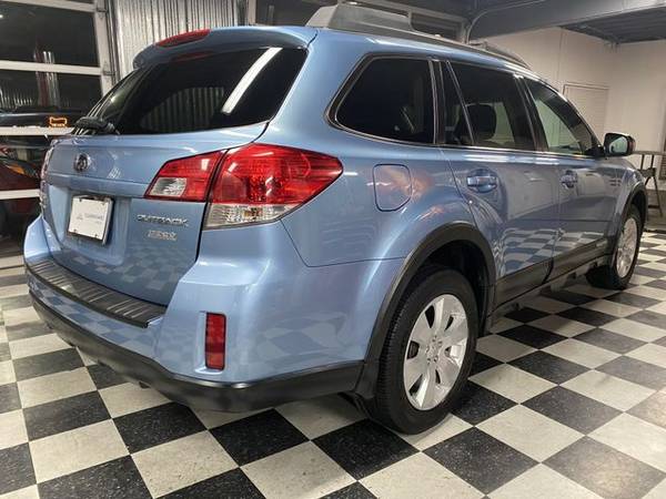 2011 Subaru Outback - CLEAN TITLE & CARFAX SERVICE HISTORY! - cars &... for sale in Milwaukie, OR – photo 4