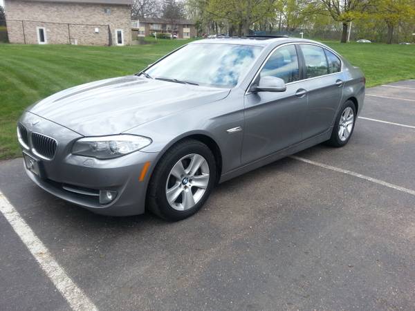 2013 BMW 528i xDrive Sedan AWD GREAT ON GAS Lthr Moon Only for sale in Lansing, MI – photo 2
